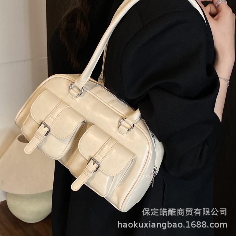 Сумка большой вместимости женская летняя универсальная 2025 новая повседневная нишевый дизайн сумка на плечо подмышку рабочая сумка для поездок