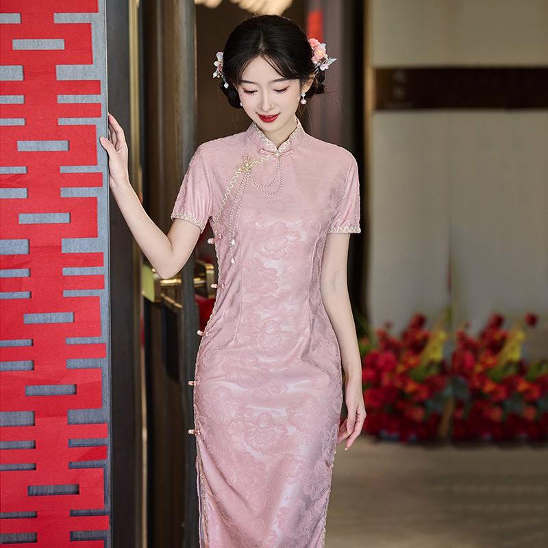 Elegant Red Brocade Qipao Dress Women Modern Chinese Style Wedding Banquet Engagement Gown With High Collar Side Slit