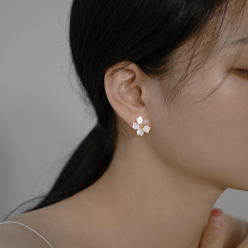 Зажимы для ушей в виде катушки от комаров без ушей, милые серьги с цветком для женщин