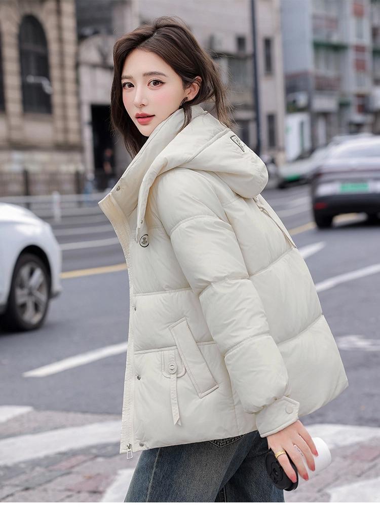 Женская короткая ветрозащитная теплая зимняя куртка с капюшоном и рукавами реглан