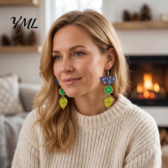 Lightweight Christmas Ornaments 1 Pair Wooden Dangle Drop Earrings for Women, Cute Santa Festive Party Jewelry Gingerbread Candy Cane Earrings,