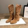 Вышитые замшевые сапоги на толстом каблуке в стиле вестерн для женщин, модные повседневные сапоги на мягкой подошве для весны и осени, женские сапоги в стиле рыцарь