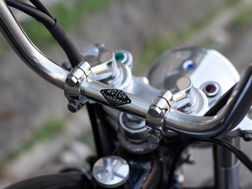 Смещенные стойки для MOTOR ROCK SR400/500 - (MR-HC080)