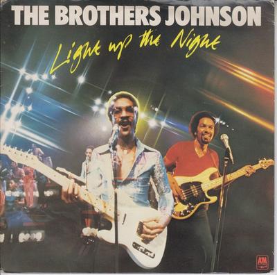 7-дюймовая пластинка BROTHERS JOHNSON Light Up The Night AMS7526 AM Records 1980 UK SoulFunk Б/у