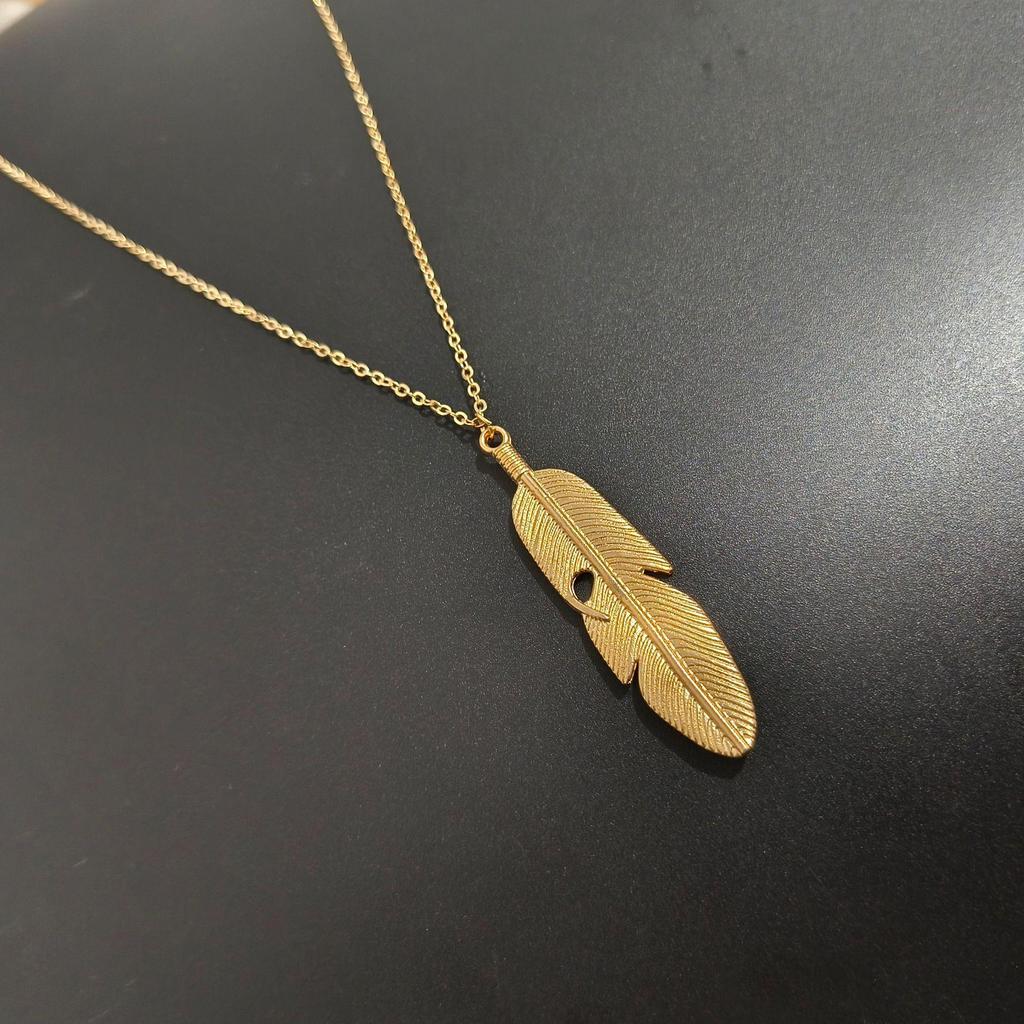 Bohemian Retro Feather Tassel Clavicle Necklace for Women