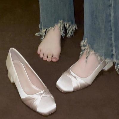 Модная обувь на среднем каблуке для женщин, плиссированная обувь, элегантные и удобные новые сандалии, дизайнерские классические туфли-лодочки 2025 для платья, брендовая обувь, туфли для вечеринки, сандалии