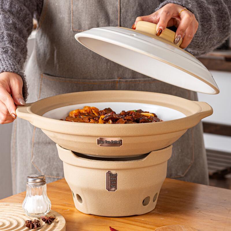 ZISIZ Earthenware Charcoal Hot Pot with Lid