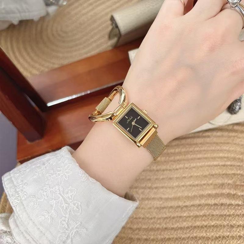 Fashion Design Sense Simple Bracelet Waterproof Women'S Watch Magnetic Suction Milan With Bracelet Type Square Watch Retro