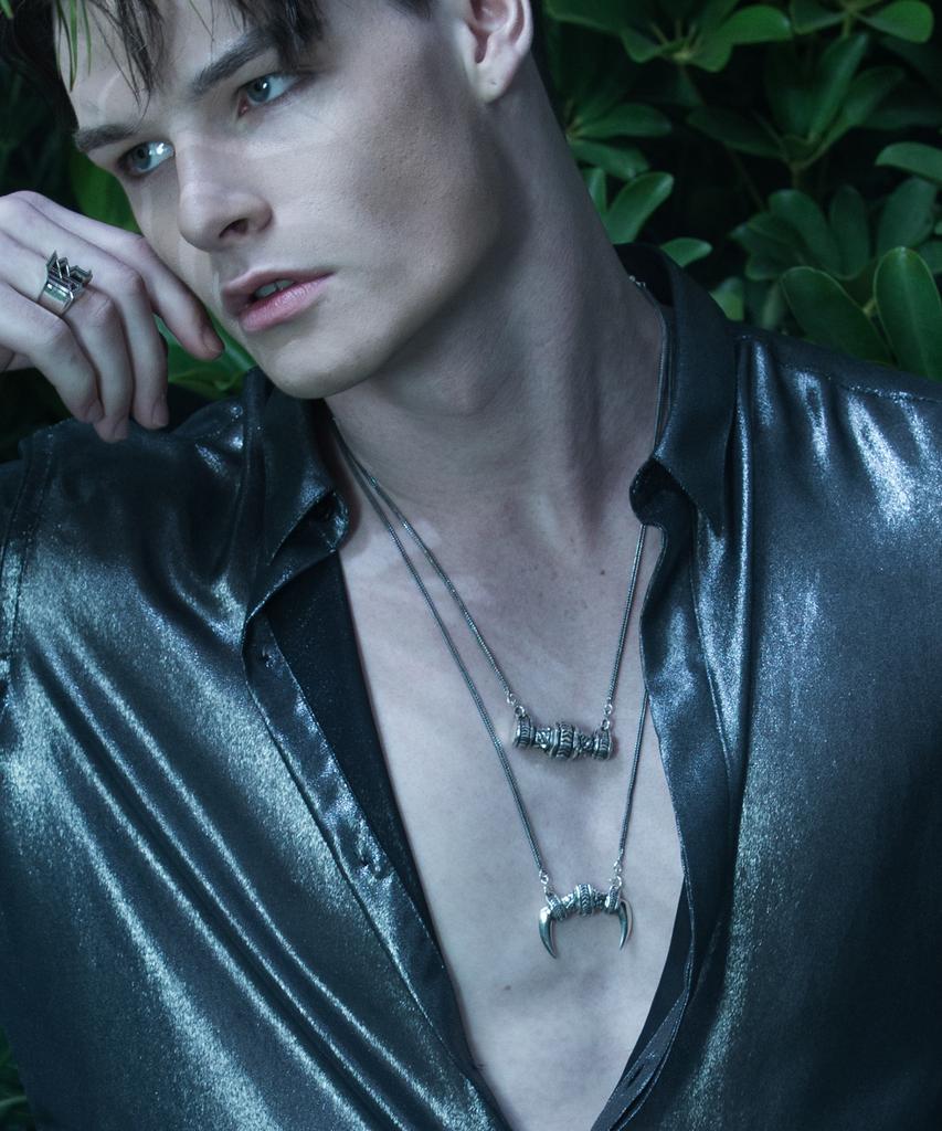 Mezmic Teeth Rolling Necklace