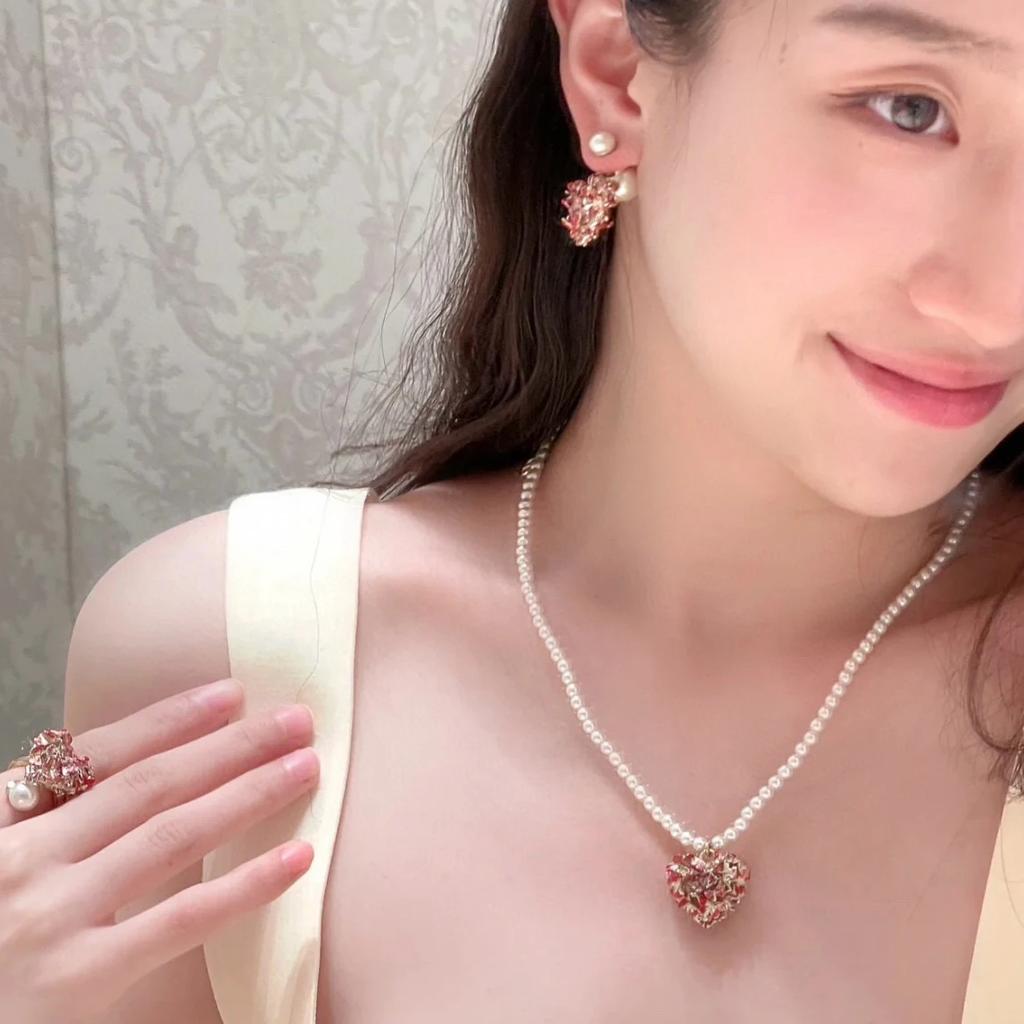 2024 Последний Горячий Бренд Тренд Женское Ожерелье Роскошные Ювелирные Изделия Для Женщин Мода Сердце Дизайнерская Подвеска Жемчуг Женское Вечернее Ожерелье