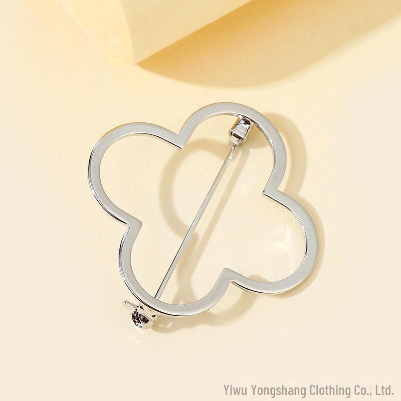 Универсальная брошь «Четырехлистный клевер»: Металлическая пуговица для кардиганов и комбинезонов