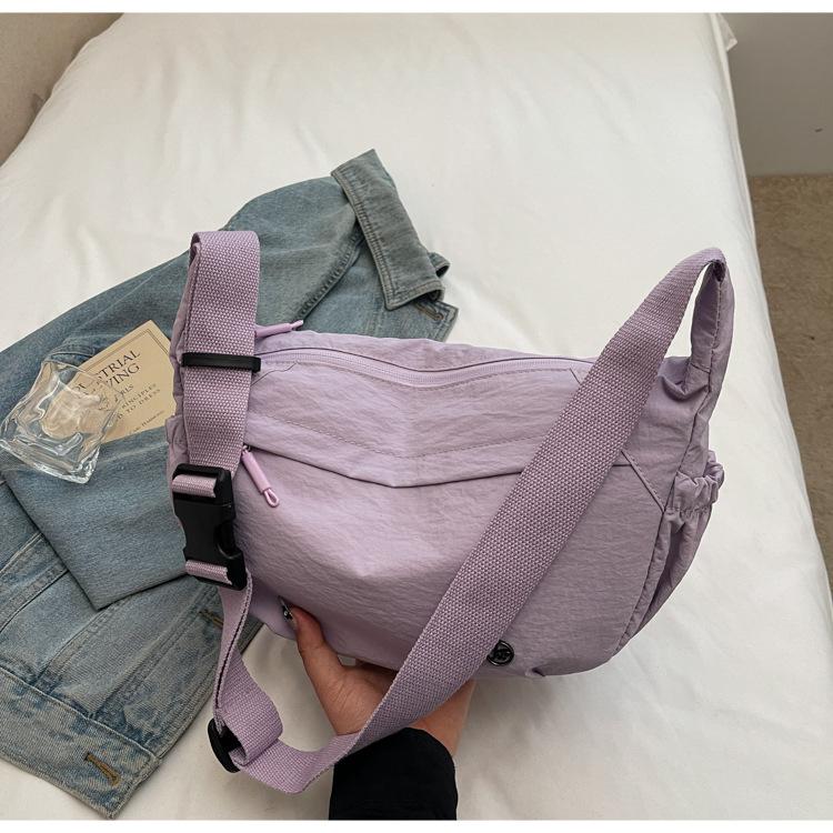 2025 New Lazy Wind Dumpling Bag Large Capacity Messenger Bag Leisure Sports Shoulder Women's Bag Light Commuter Bag