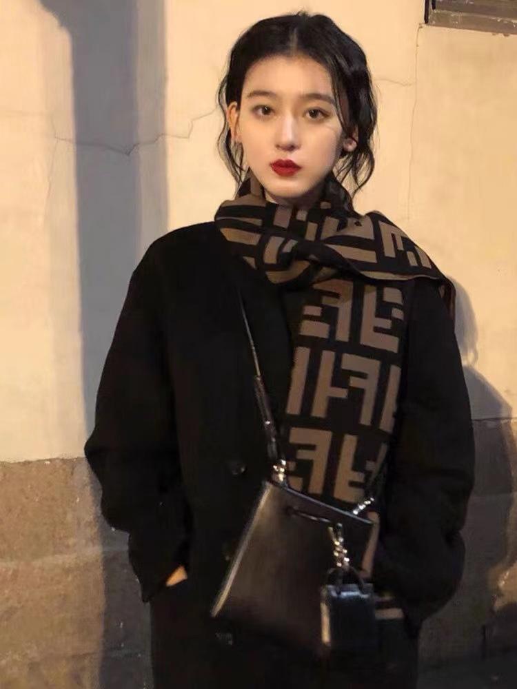 2025 High-End Women's Korean Style Versatile Shawl: Double-Sided, Warm, Imitation Cashmere Scarf with Old Flower Design for Autumn/Winter.