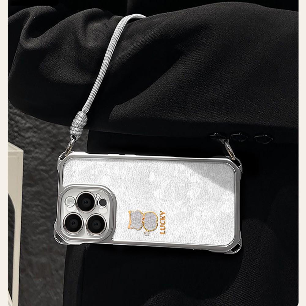 Lucky cat is suitable for Apple 17 mobile phone case 16pro Apple couple model with lanyard.