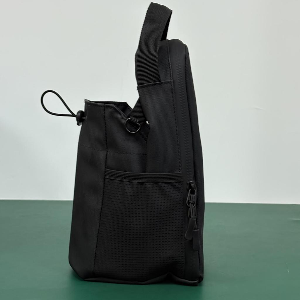 Magnetic Fitness Water Bottle Bag - Large Capacity Crossbody Gym Bag for Men