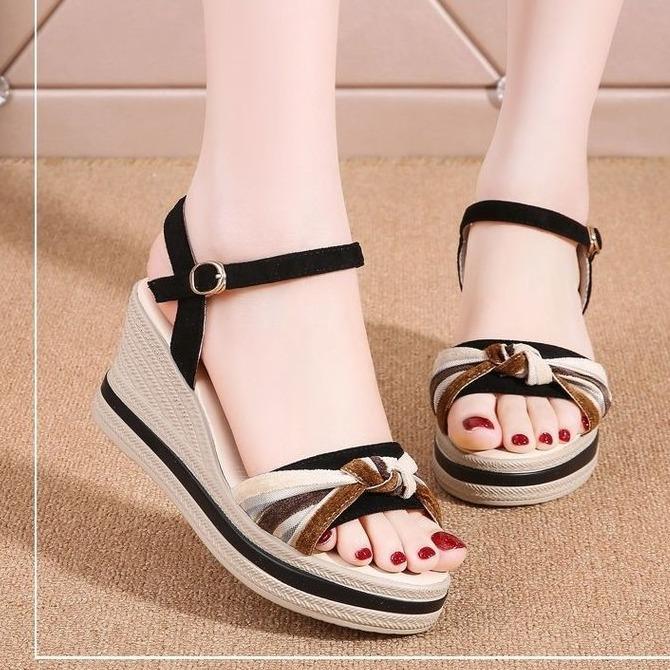 Slope heel leather sandals women's 2025 summer new versatile buckle with high heel thick sole heightening casual outer slippers