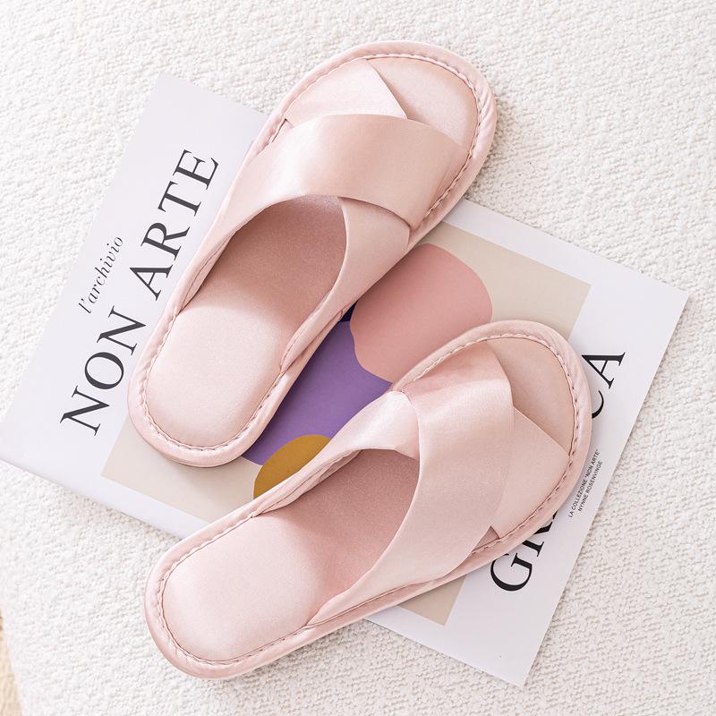 High-End Red Satin Bridal & Bridesmaids Robe Slippers - Couple's Festive Flip Flops