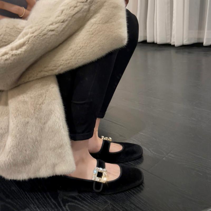 Модные туфли для женщин Осень Новый стиль Квадратная головка Стразы Квадратная пряжка Плоская подошва Туфли Мэри Джейн Одиночные женские Zapatos De Mujer