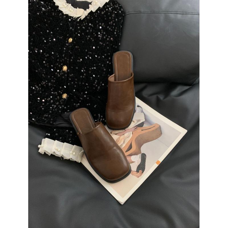 Весной и осенью 2025 года новая ретро британская сумка с плоским дном, головка и полушлепанцы, женская обувь, версия для ношения, обувь Мюли