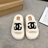 Сяосянфэн пушистые тапочки женские для улицы 2025 осень и зима новые на толстой подошве корейская версия модные с буквенным принтом трендовые хлопковые тапочки