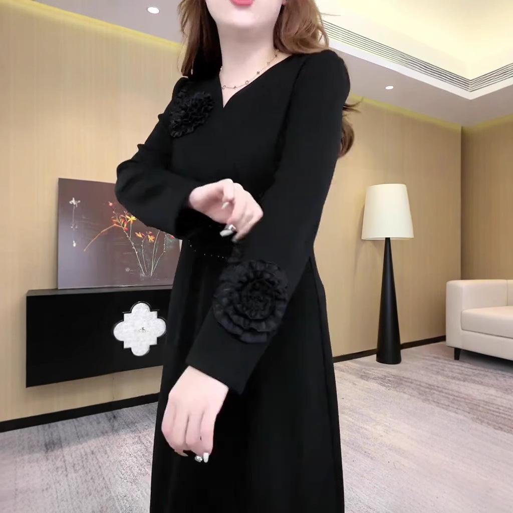 Luxurious Velvet Embroidered Dress for Middle-Aged Women - Autumn/Winter Collection