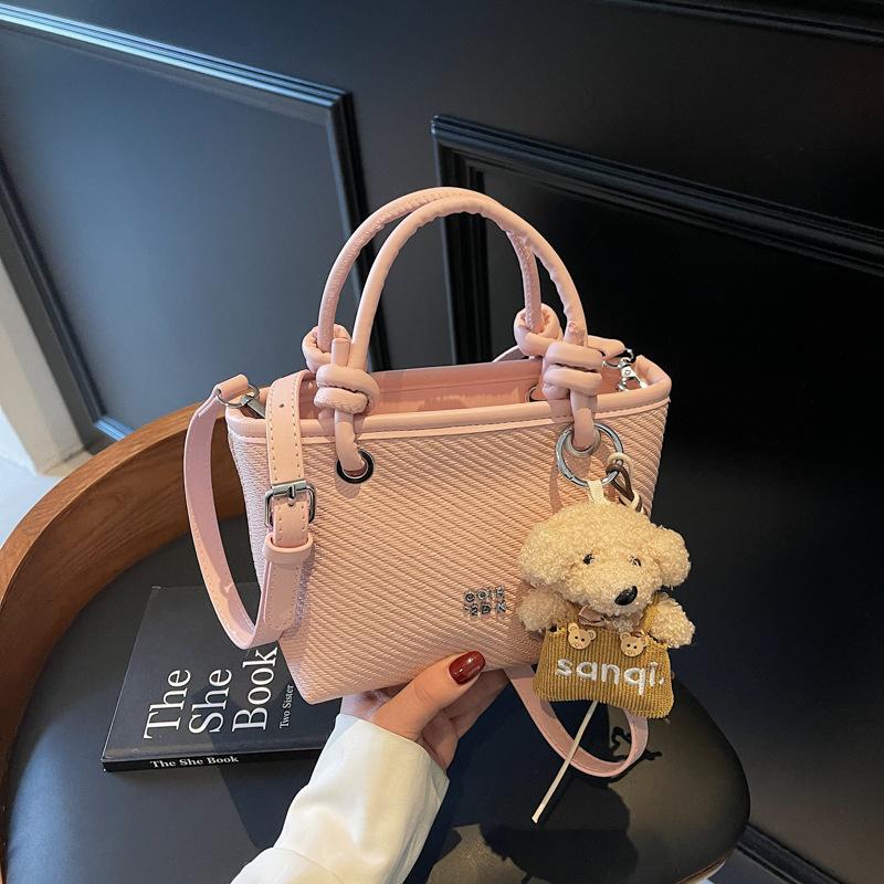 Fashion Trend Small Bag Women's 2025 Spring and Summer New Casual Messenger Bag Niche Design Simple Portable Bucket Bag
