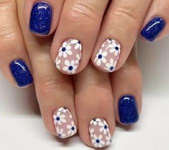 Nail Art Piece Simple Small Fresh Flower Four-Leaf Clover French Short Collection Square Wearing Armor
