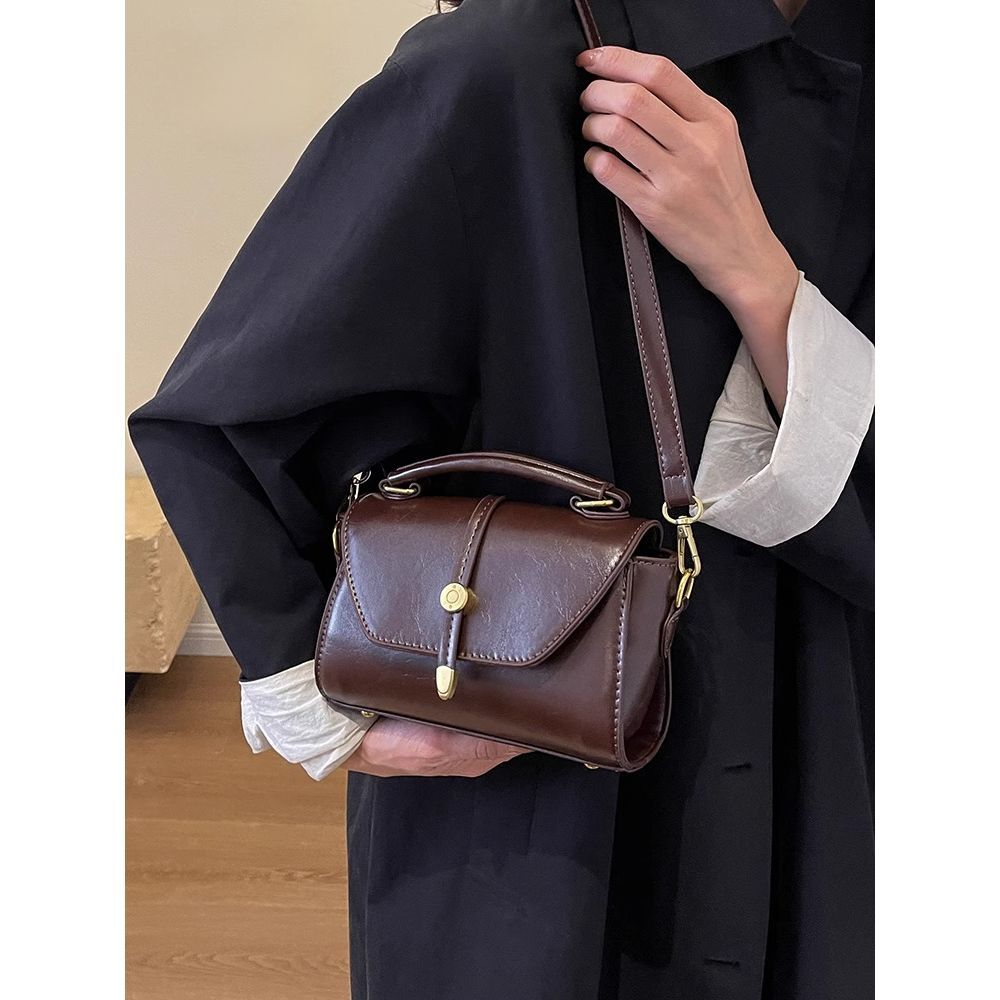 Autumn and Winter High-end Sense Exquisite Niche Design Handbag Women's 2025 New Korean Version Fashion Messenger Small Square Bag