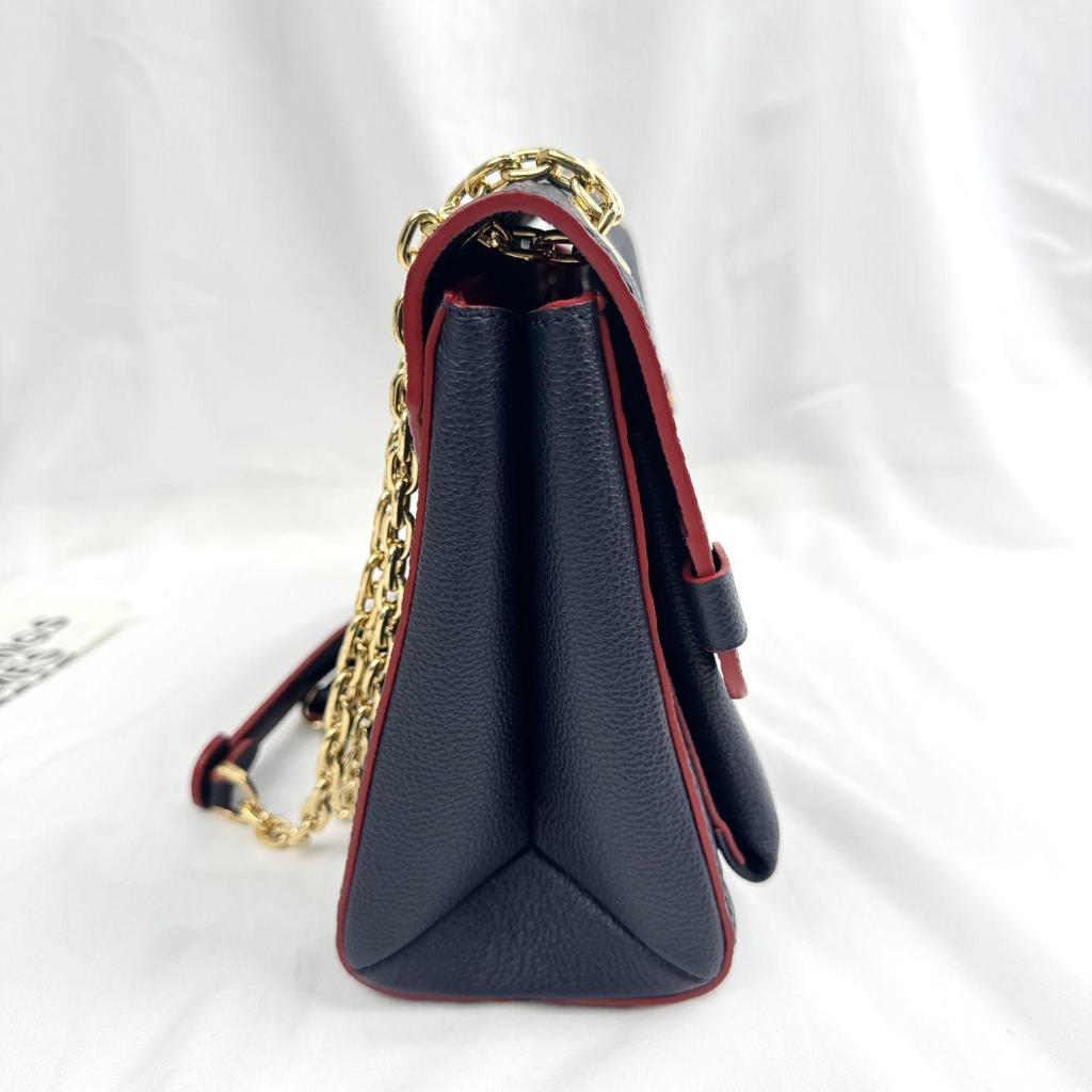 [Pre-Owned] Vavin Lock Buckle Flap Adjustable Chain Strap Leather Shoulder Bag - Excellent #1DY8P6L
