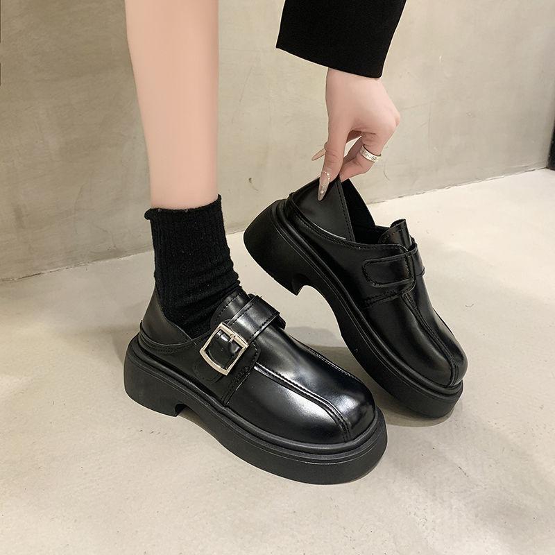 2024 Новые повседневные женские спортивные туфли на толстой подошве в британском стиле с круглым носком, осенние туфли на плоской подошве с пряжкой и низким верхом