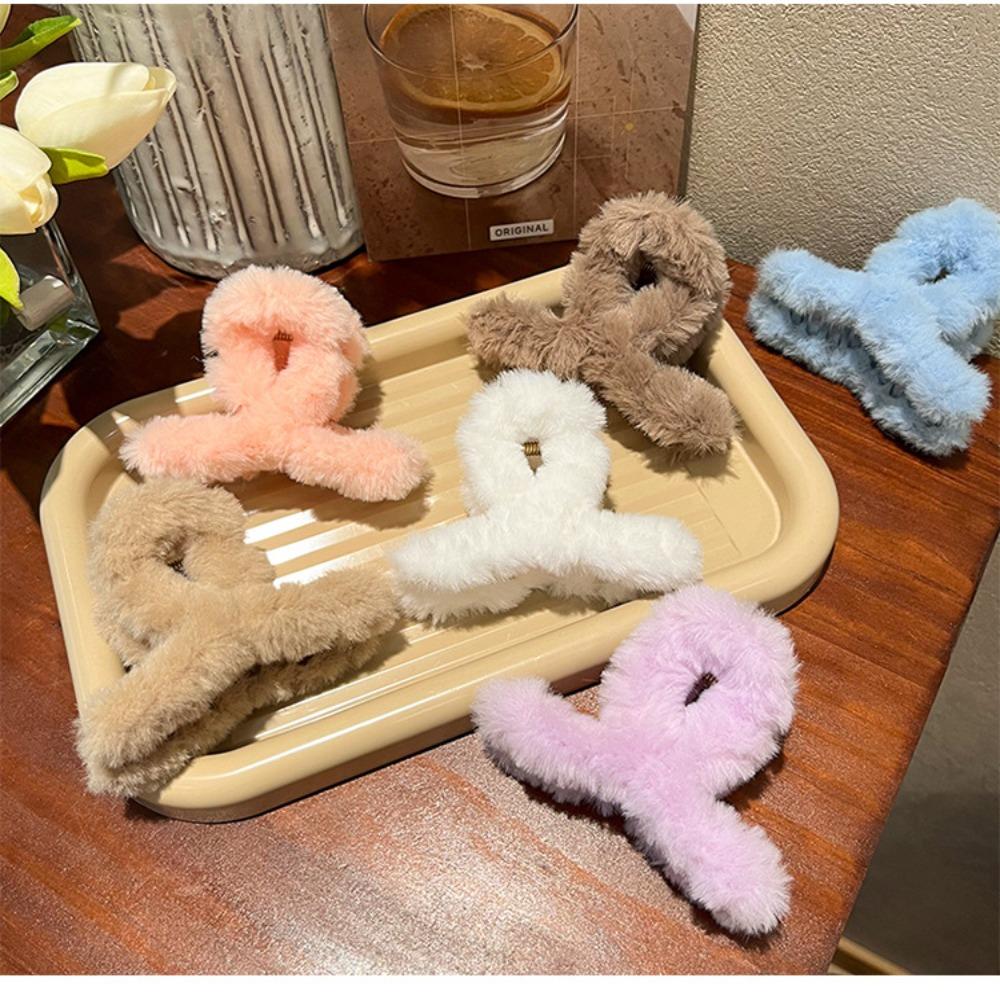 Faux Fur Hair Claw Fluffy Hair Barrettes Hairpins Crab Headwear Autumn