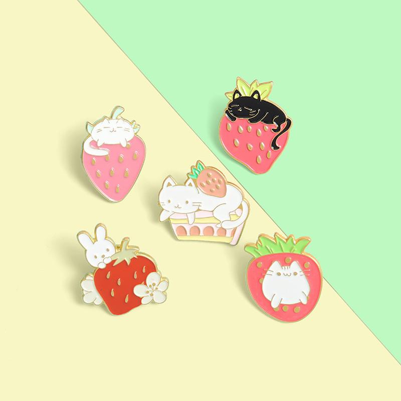Strawberry Cat Adorable Brooch Cute Japanese Style Creative Pin Accessory For Bags