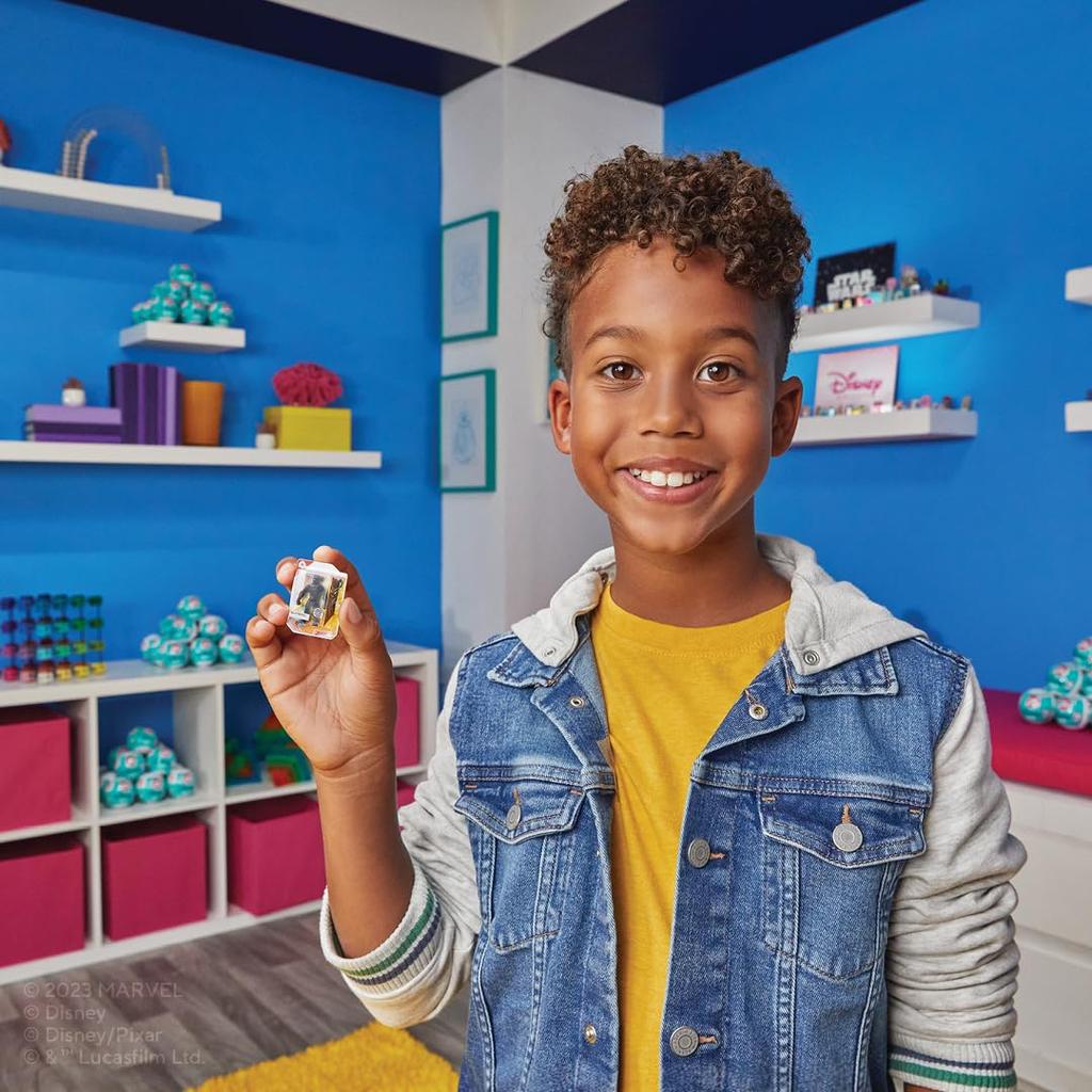 Mini Brands ZURU Disney Minis Лимитированный выпуск Адвент-календарь с 4 эксклюзивными миниатюрами и 24 коллекционными игрушками-сюрпризами