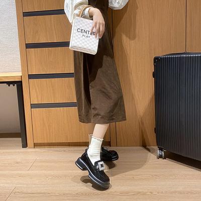 558 тяжелый возврат~ квадратная пряжка стразы лакированная кожа толстая подошва ленивые лоферы женские маленькие кожаные туфли осень и зима одинарные туфли