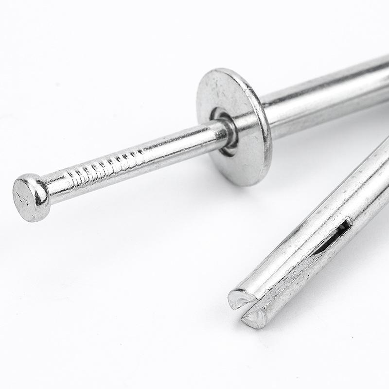 Набор белых оцинкованных американских гвоздей для забивания молотком