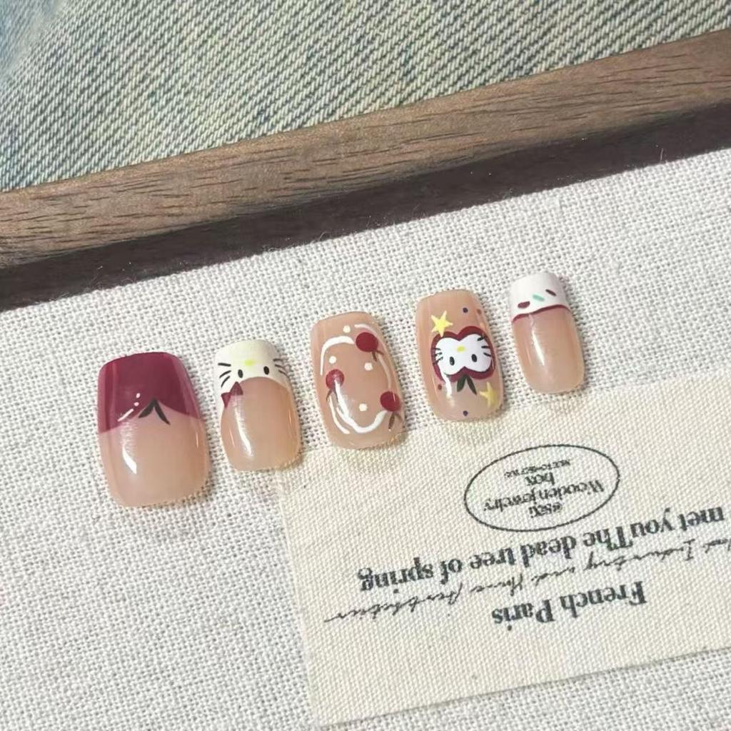 Очаровательные накладные ногти 'Яблочная Киска' - Усиливающие белизну, Ручная работа, Съемные короткие типсы