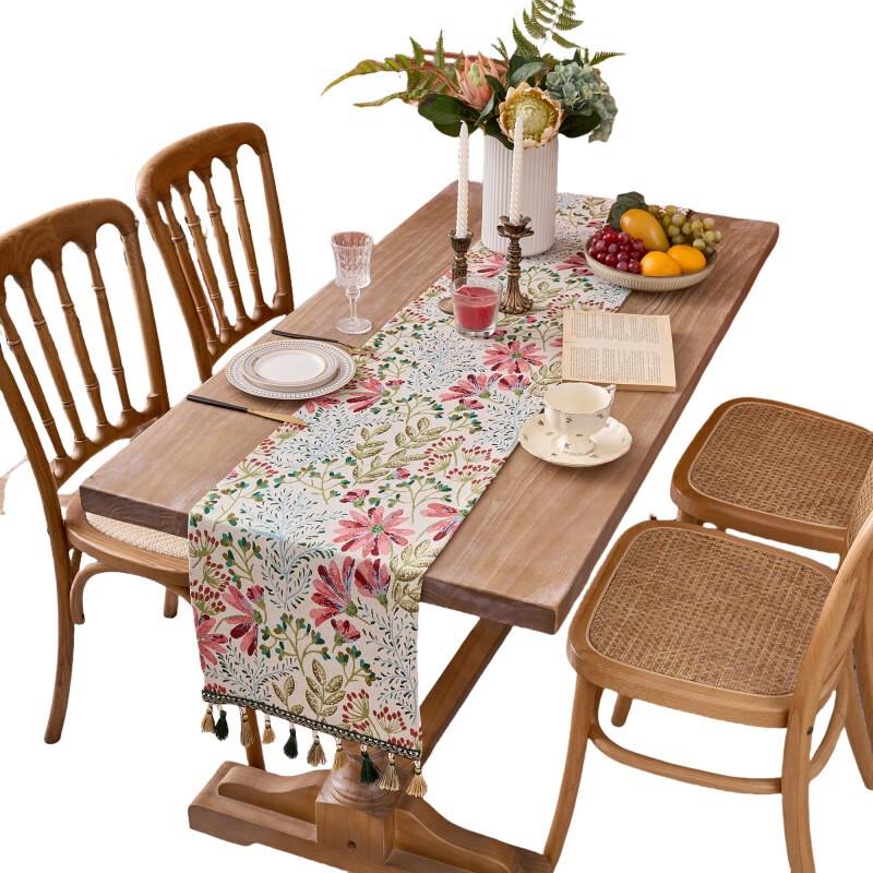 ZISIZ Vintage Tassel Table Runner