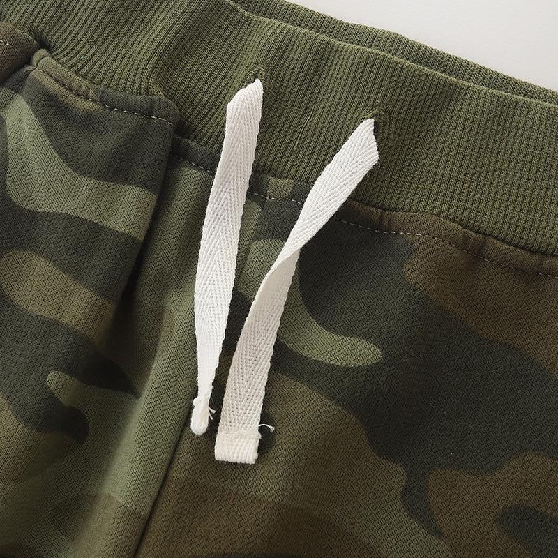 Осенние новые детские камуфляжные спортивные брюки с карманами - модные брюки в европейском и американском стиле для детей