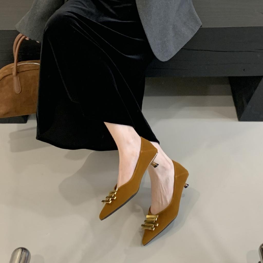 2025 New Pointed Dwarf Cat with Shallow Mouth Metal Buckle Versatile Professional Commuter Work Women's Single Shoes