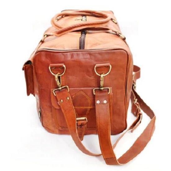 Хорошо сделанная мужская кожаная винтажная спортивная сумка для переноски на выходных в спортзале