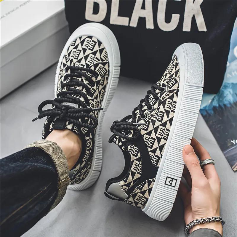 Luxury Men's Sneakers Zapatos Para Hombres Fashion Trend Versatile Casual Board Shoes Lightweight and Breathable Running Shoes
