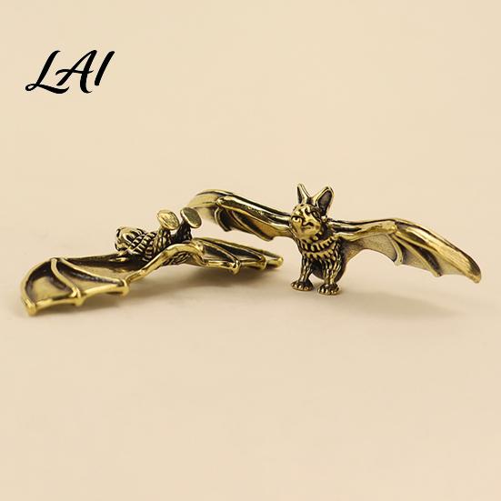 Unique Flying Bat Art Brass Figurines Vintage Copper Statue Collectible Mini Animal Figurine Ornament Desk Feng Shui Sculpture for Office