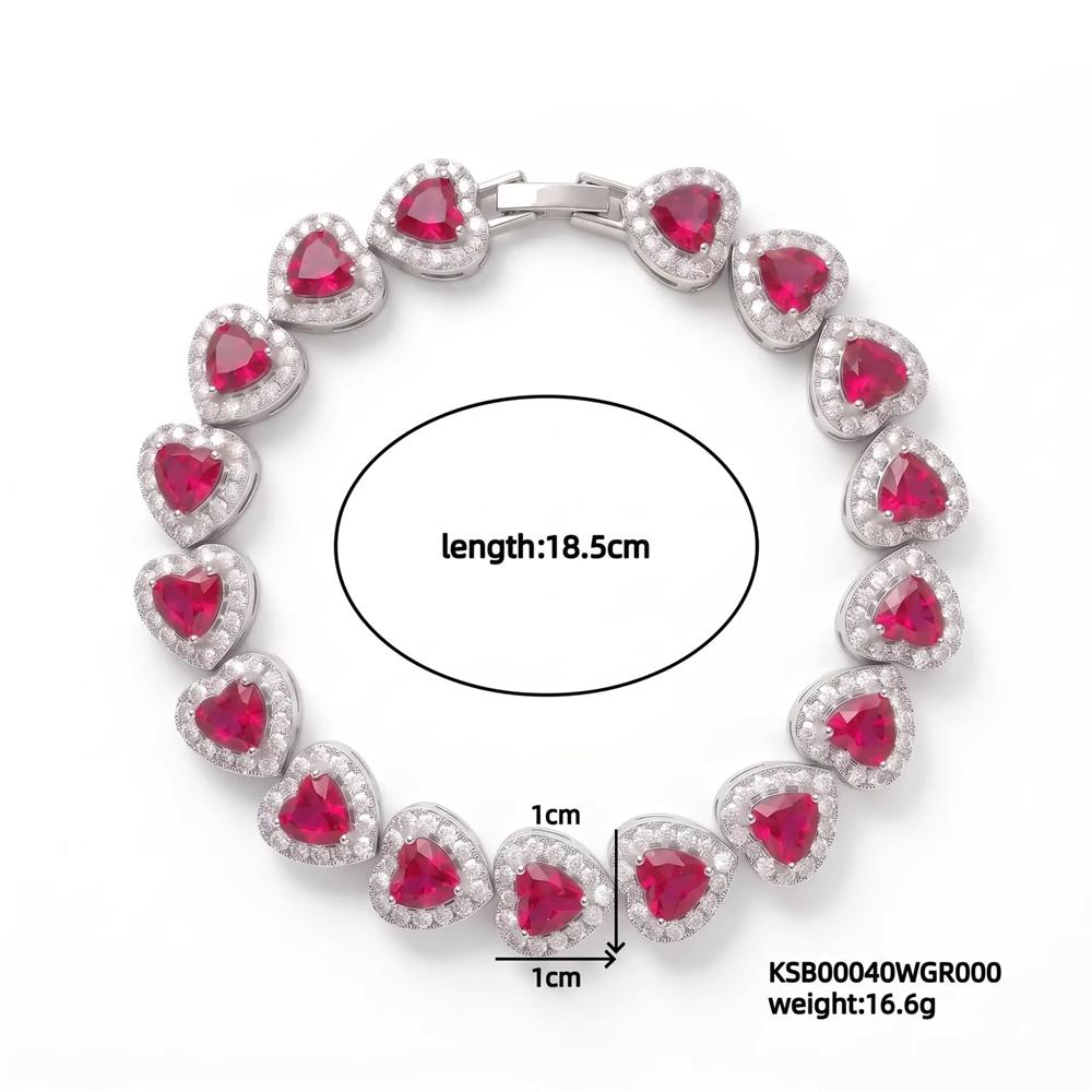Elegant Iced Out Bling Heart Zircon Bracelet Brass Setting Trendy Ladies Fashion Hip Hop Bling Hand Chain