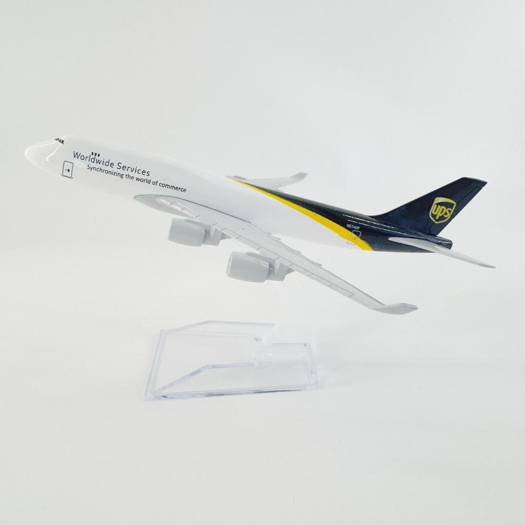 Модели из сплава президентских самолетов: ATR FK50, C919, A350, B747, A320, A330, A380