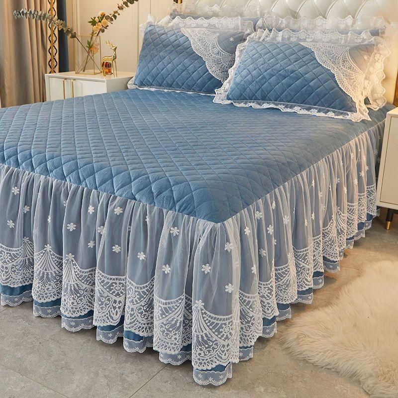 3pcs of Thickened Autumn and Winter Lace Bed Skirt, Crystal Velvet Bed Skirt Lace Bed Cover, Soft and Comfortable, Bedroom and Guest Room Bedding