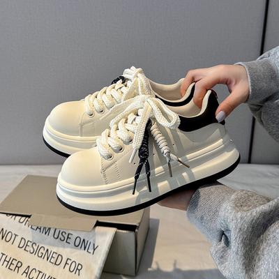 Кожаные белые туфли McQueen женские 2025 осень нишевый дизайн небольшое увеличение высоты обувь на толстой подошве спорт и отдых