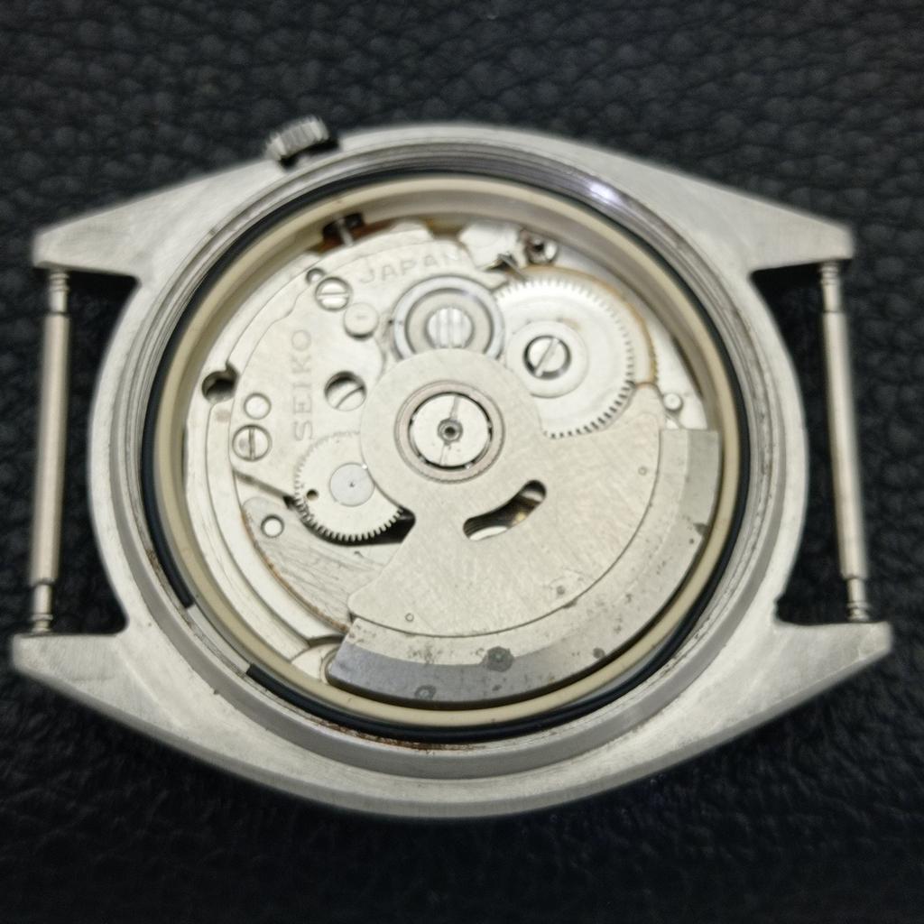 AUTOMATIC VINTAGE SEIKO 5 JAPAN 7009A MENS WHITE COLOR DIAL WATCH A700587-5 R203-a700587