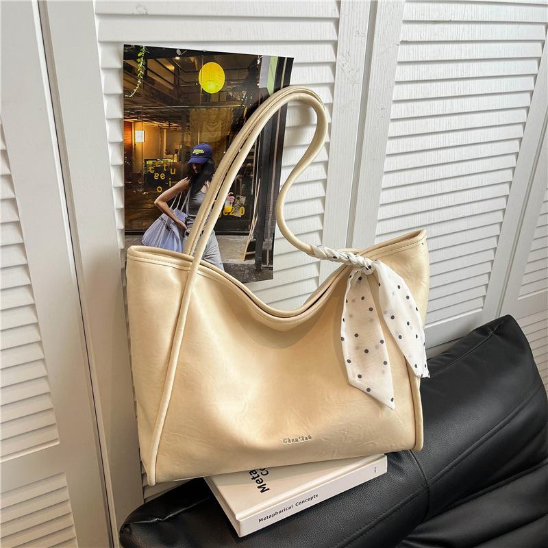 The New Korean Version Of The Large-Capacity Tote Bag, Women'S Trendy Fashion And Simple Shoulder Bag, Commuter Solid Color Handbag.