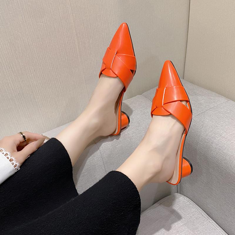 2025 Новые женские летние остроносые полушлепанцы Женские простые сандалии на среднем каблуке Модная повседневная удобная женская обувь