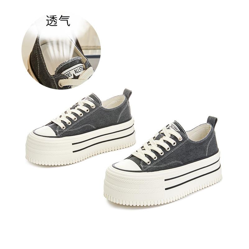 Маленькие белые туфли из парусины 2025 года, весна-лето, новые женские туфли высокого класса, маленькие белые туфли, увеличивающие рост, повседневные туфли-кексы на толстой подошве